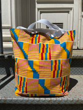 Load image into Gallery viewer, Rattan Print Tote
